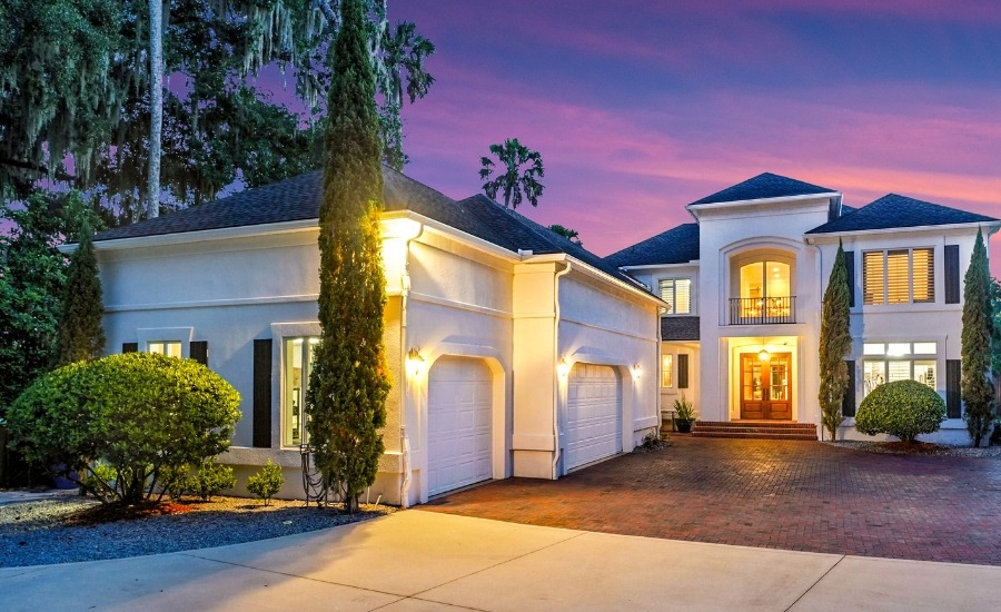 185 North Roscoe Blvd home